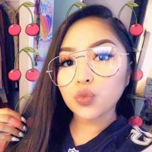 Meet your Posher, Nohemi